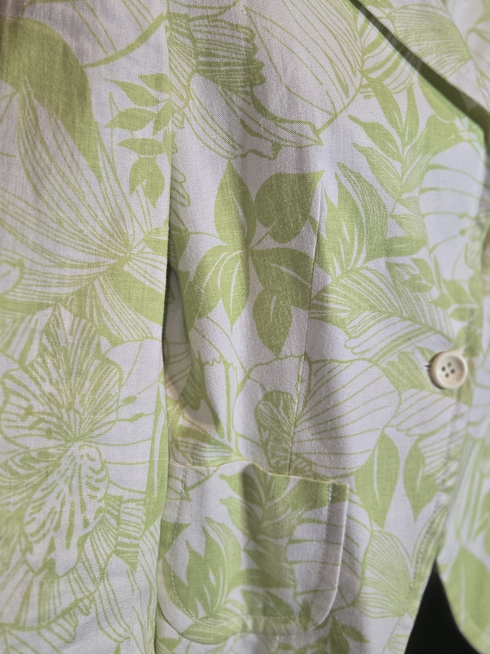 Zara Green and White Floral Single-Button Blazer - Picture 2 of 6